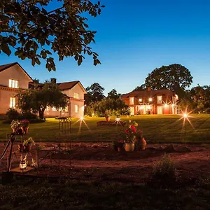 4* Semesteranläggning (resort) Steningevik